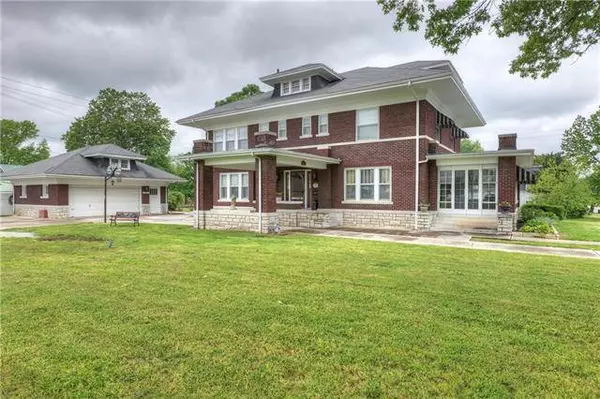 325 E 12th ST, Baxter Springs, KS 66713