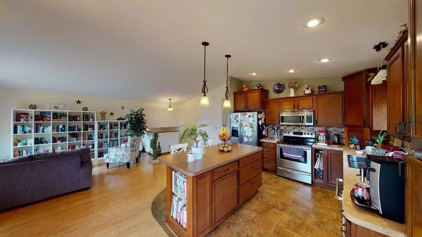 2225 Old Post RD, Independence, MN 55359