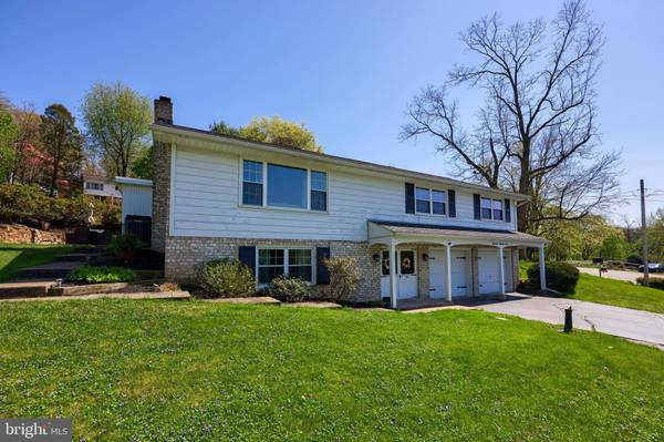 1703 WESTWOOD RD, York, PA 17403