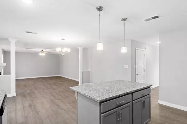 515C Farmington, Clarksville, TN 37043