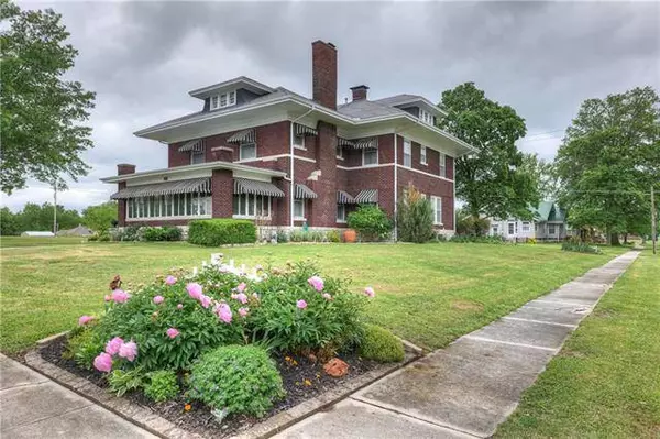 325 E 12th ST, Baxter Springs, KS 66713