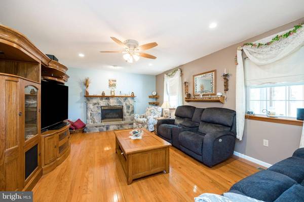 100 FAIRFIELD DR, Barto, PA 19504