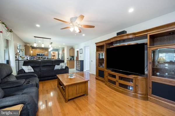 100 FAIRFIELD DR, Barto, PA 19504