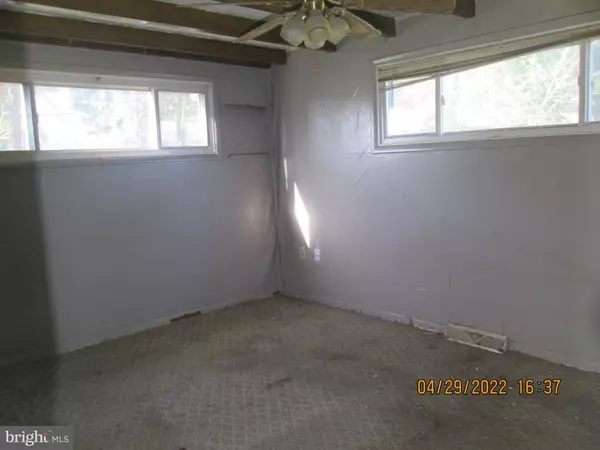 11907 SUNSET CIR, Hagerstown, MD 21742