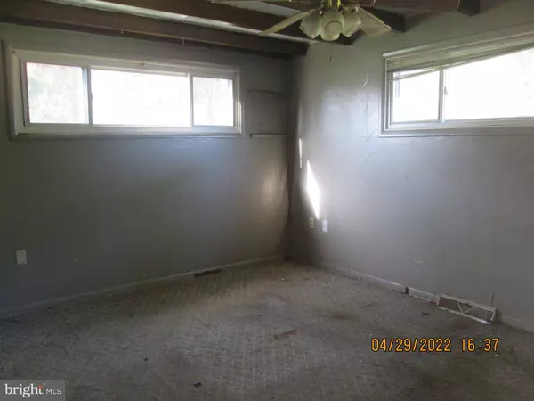 11907 SUNSET CIR, Hagerstown, MD 21742