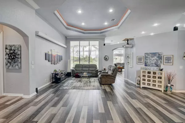 1823 Waldorf DR, Royal Palm Beach, FL 33411