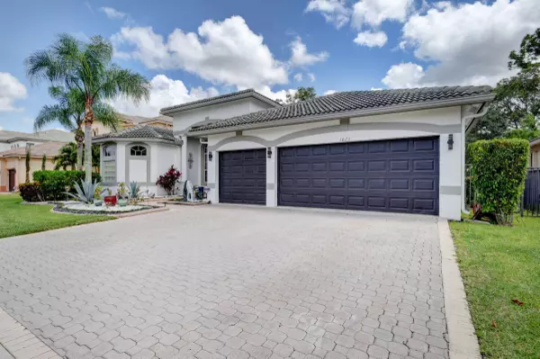 1823 Waldorf DR, Royal Palm Beach, FL 33411