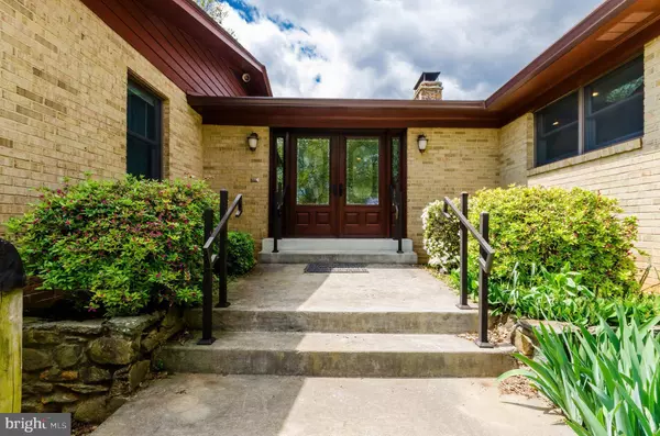 16287 WOODGROVE RD, Round Hill, VA 20141