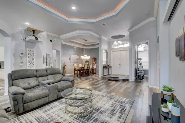 1823 Waldorf DR, Royal Palm Beach, FL 33411