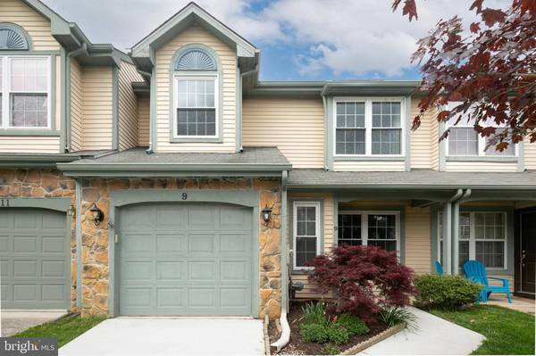 9 LAVISTER DR, Mount Laurel, NJ 08054