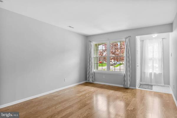 9 LAVISTER DR, Mount Laurel, NJ 08054