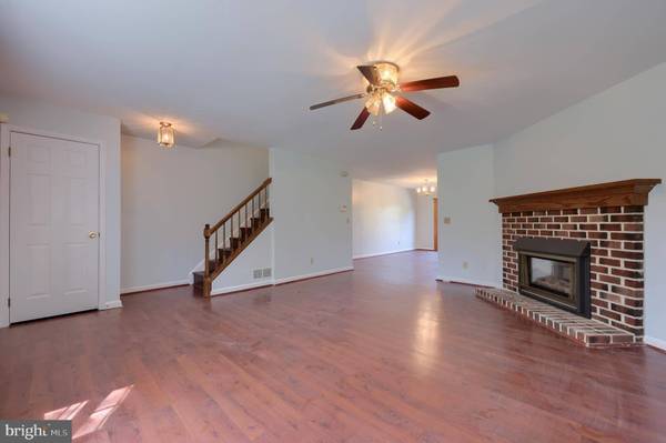 1403 CHAMBERS RDG, York, PA 17402