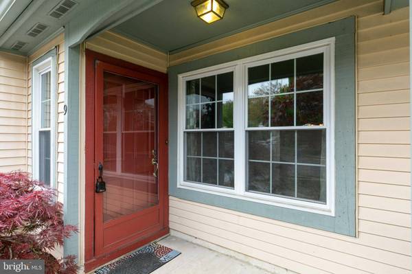 9 LAVISTER DR, Mount Laurel, NJ 08054