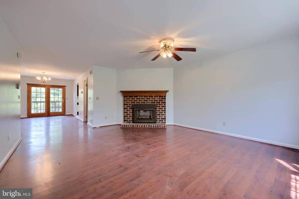 1403 CHAMBERS RDG, York, PA 17402