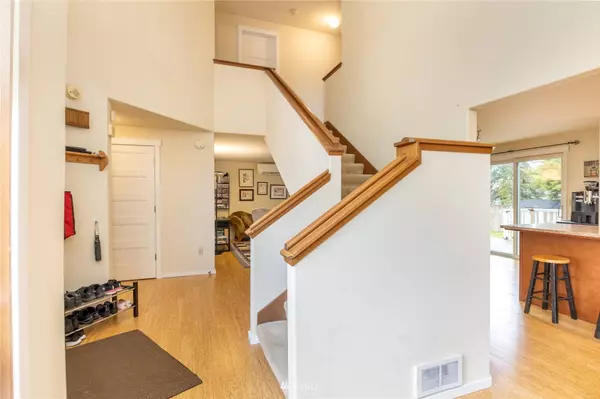 14118 NE 85th CT, Redmond, WA 98052