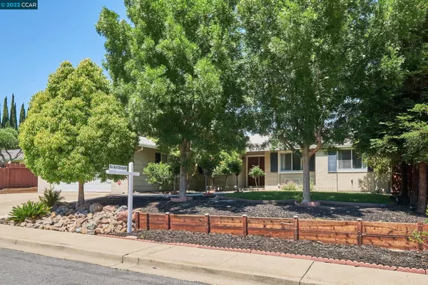 310 Hillsdale Dr, Pittsburg, CA 94565