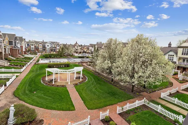 4125 Royal Mews CIR, Naperville, IL 60564