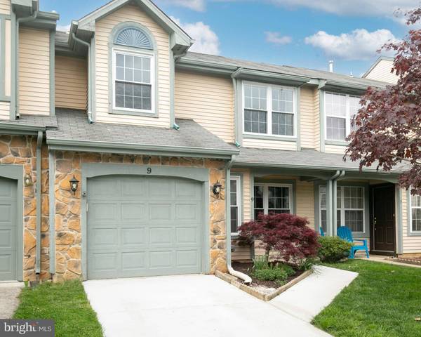 9 LAVISTER DR
