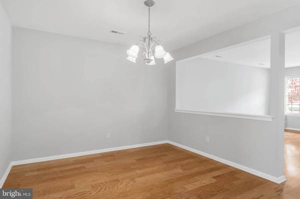 9 LAVISTER DR, Mount Laurel, NJ 08054