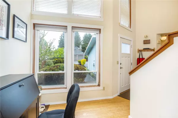 14118 NE 85th CT, Redmond, WA 98052