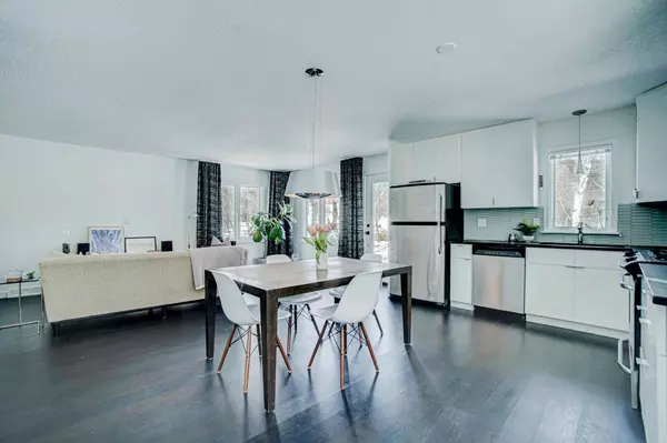 2350 Bayless PL, Saint Paul, MN 55114