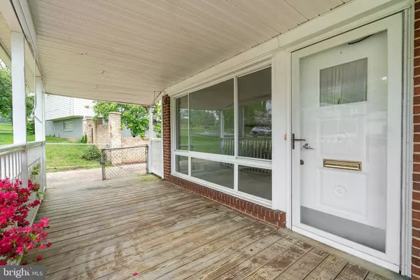 12819 WEISS ST, Rockville, MD 20853