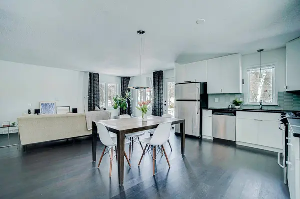 2350 Bayless PL, Saint Paul, MN 55114