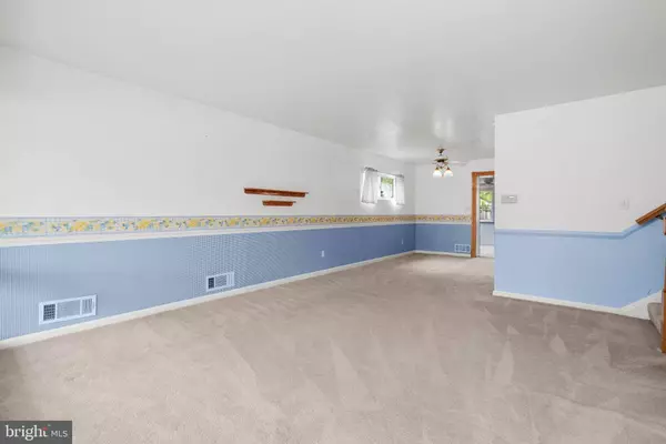 12819 WEISS ST, Rockville, MD 20853