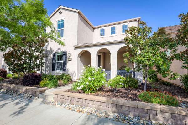 3129 Village Center Dr, Roseville, CA 95747
