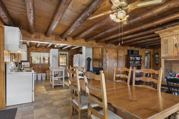 10 Pine Tree CIR, Pittsburg, NH 03592