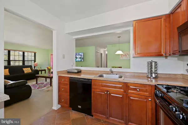 190-B COLLIN CT, Mount Laurel, NJ 08054