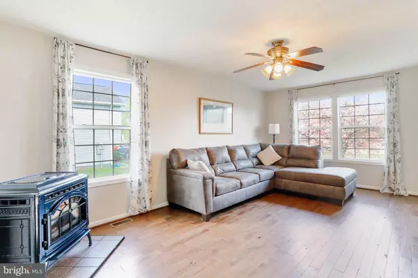 34 COTTONTAIL DR, Ranson, WV 25438