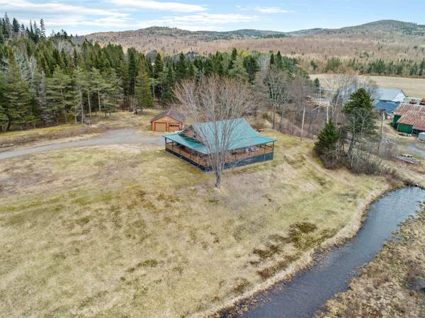 10 Pine Tree CIR, Pittsburg, NH 03592