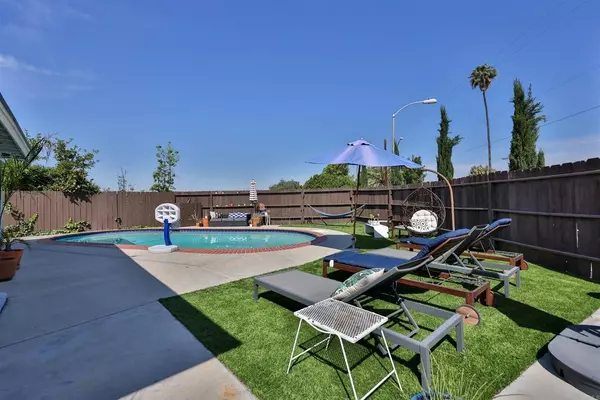 3550 Sparling St, San Diego, CA 92115