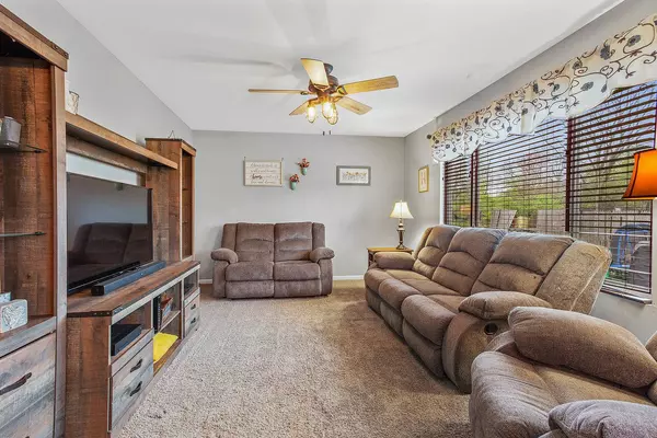 1107 Canyon View LN, Joliet, IL 60432