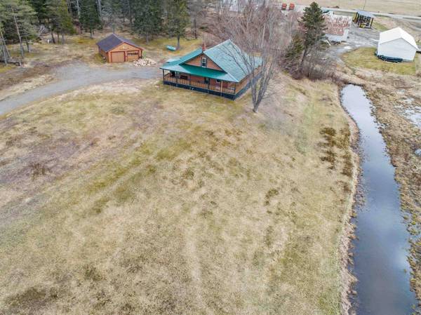 10 Pine Tree CIR, Pittsburg, NH 03592