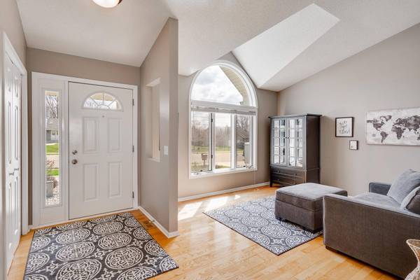 16229 Harmony PATH, Lakeville, MN 55044