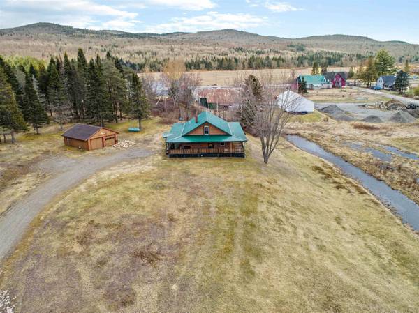 10 Pine Tree CIR, Pittsburg, NH 03592