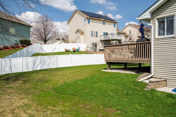 16229 Harmony PATH, Lakeville, MN 55044