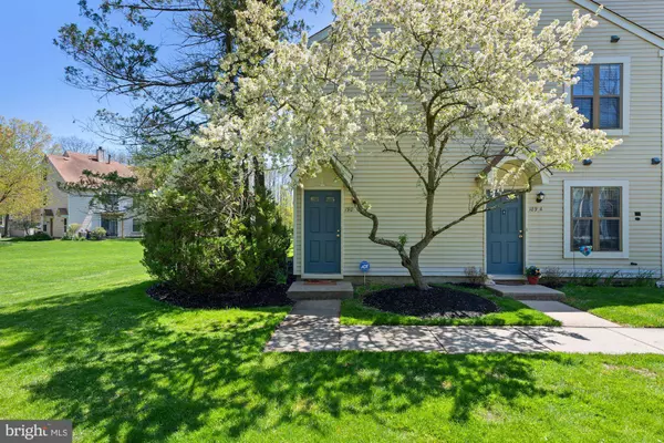 190-B COLLIN CT, Mount Laurel, NJ 08054