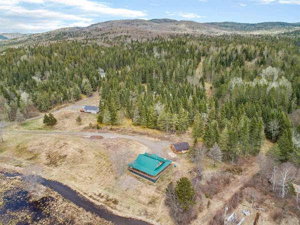 10 Pine Tree CIR, Pittsburg, NH 03592