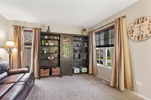 1107 Canyon View LN, Joliet, IL 60432