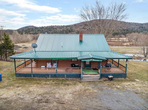 10 Pine Tree CIR, Pittsburg, NH 03592