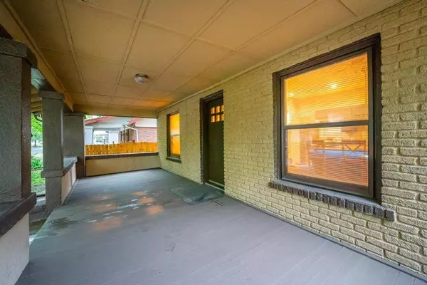 216 N Estelle St, Wichita, KS 67214