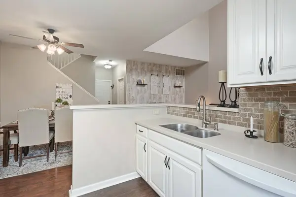 1512 AZALEA CIR #1512, Romeoville, IL 60446