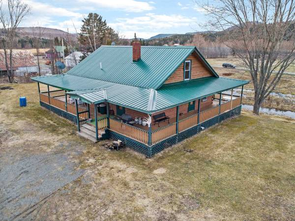 10 Pine Tree CIR, Pittsburg, NH 03592