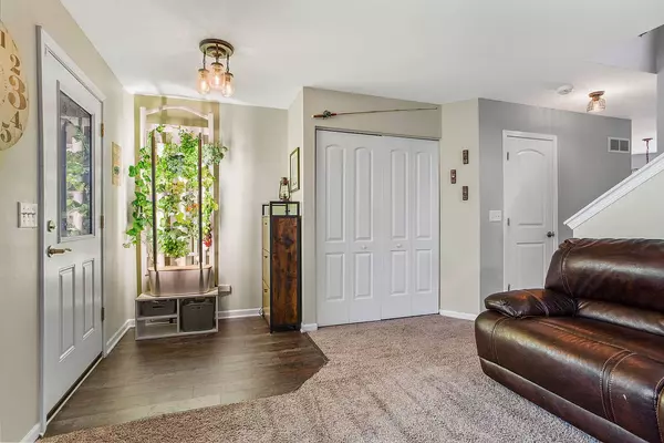 1107 Canyon View LN, Joliet, IL 60432