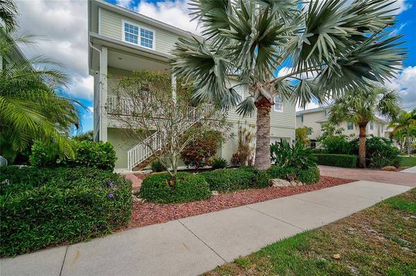 718 SHAKETT CREEK DR, Nokomis, FL 34275