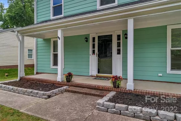 2715 Heidleburg LN, Charlotte, NC 28210