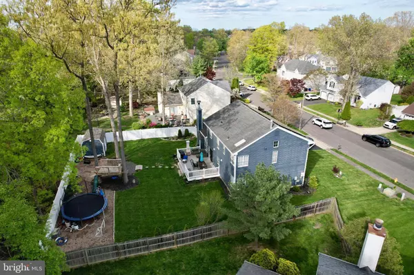 13 LONGWOOD DR, Sicklerville, NJ 08081